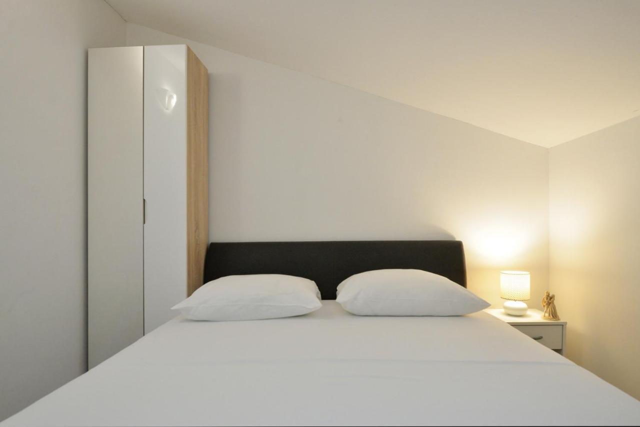 Apartmani Vedrana, Murter Dış mekan fotoğraf