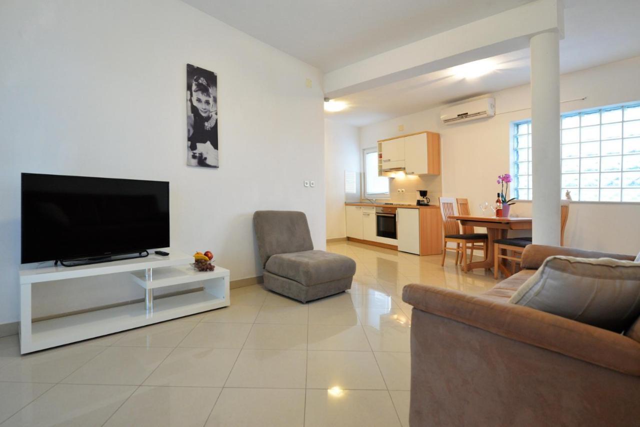 Apartmani Vedrana, Murter Dış mekan fotoğraf